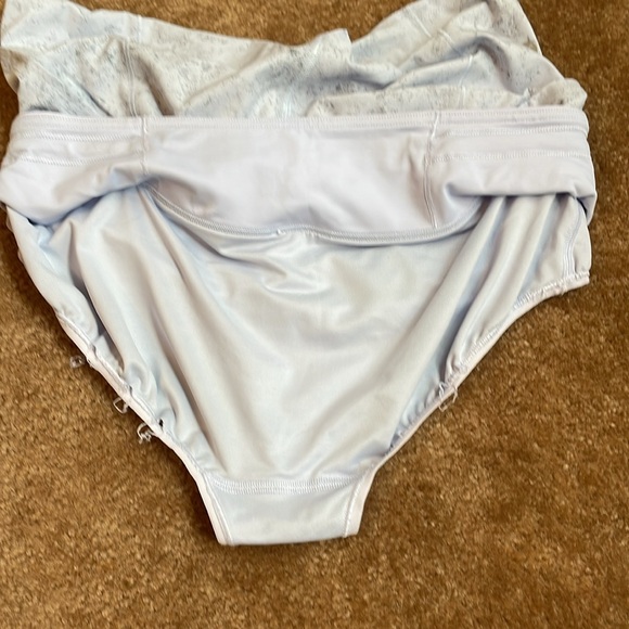 Speed Up Mid-Rise Lined Short 4” - Picture 6 of 7